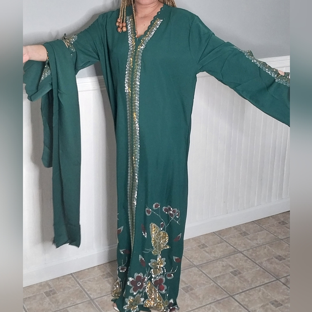Chic Green Floral Embroidered Kaftan